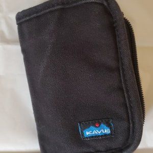 Black canvas Kavu folded wallet, with zip-out center pocket.